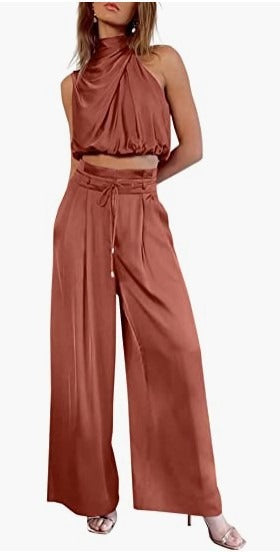 Two-piece set - sleeveless collar exposed top, wide leg pants