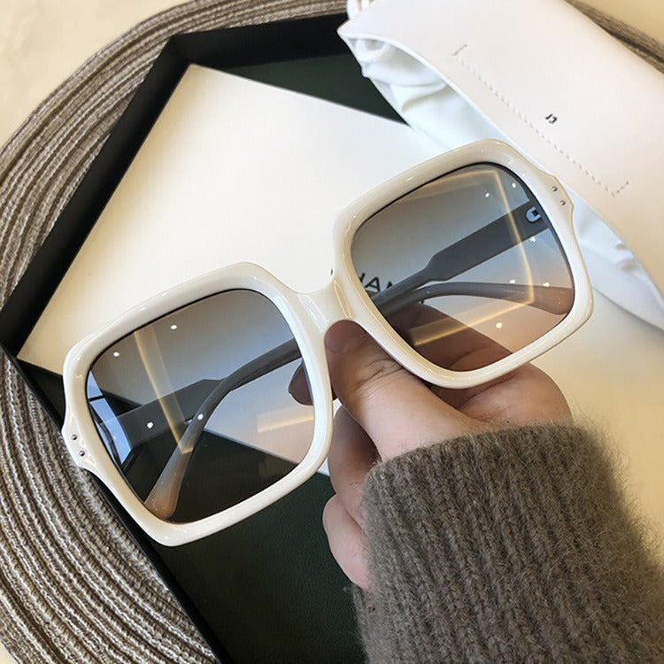Retro large frame sunglasses for women with personalized internet celebrities, big face, slimming sunglasses, UV resistant plain glasses - Mammalook