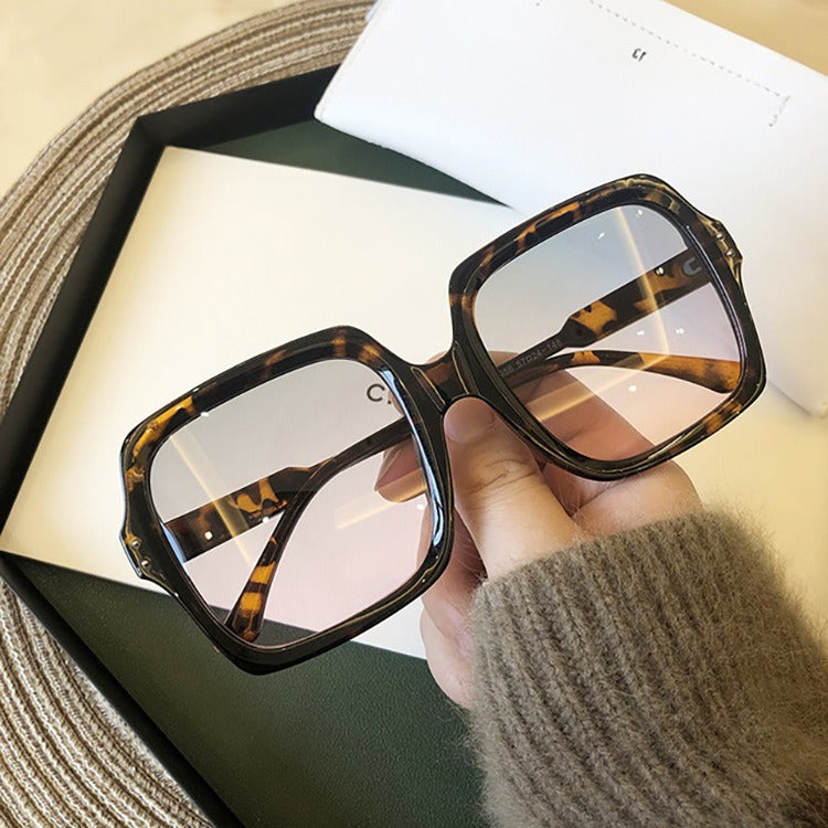 Retro large frame sunglasses for women with personalized internet celebrities, big face, slimming sunglasses, UV resistant plain glasses - Mammalook