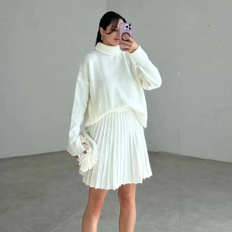 Turtleneck Knit Pullover Set: Women’s Long-Sleeve Sweater with Pleated Mini Skirt