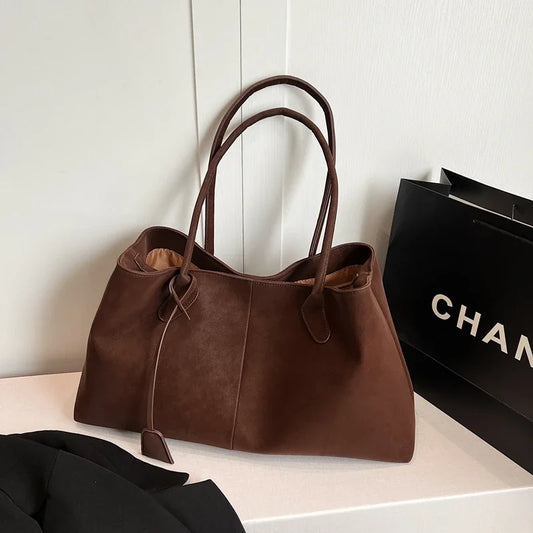 Fashionable, Versatile & Spacious Shoulder Bag