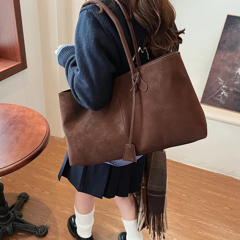 Fashionable, Versatile & Spacious Shoulder Bag