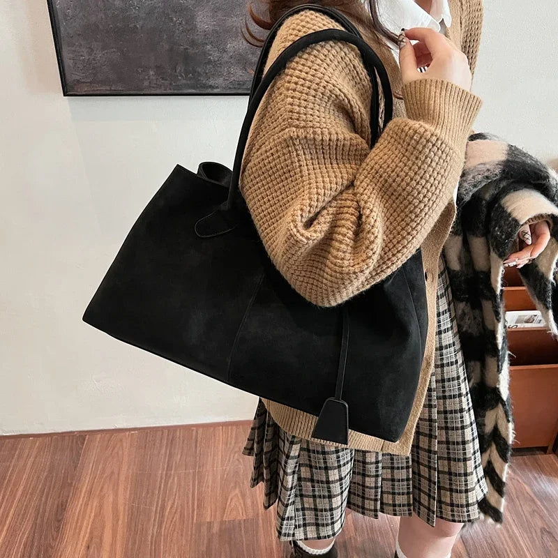 Fashionable, Versatile & Spacious Shoulder Bag