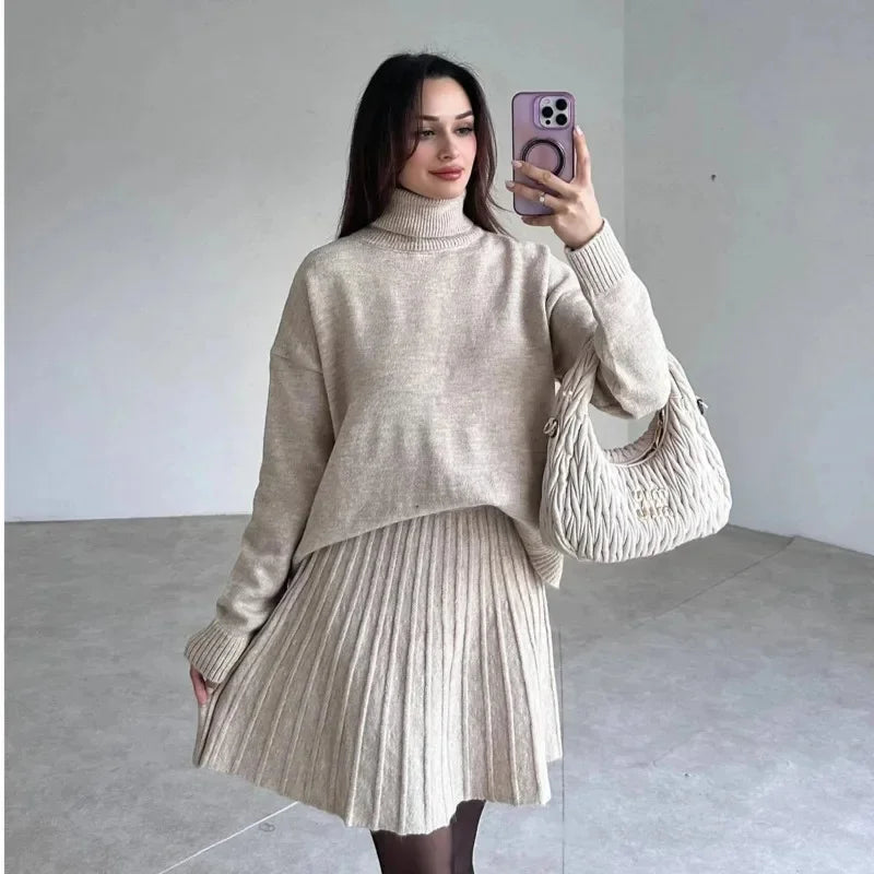 Turtleneck Knit Pullover Set: Women’s Long-Sleeve Sweater with Pleated Mini Skirt