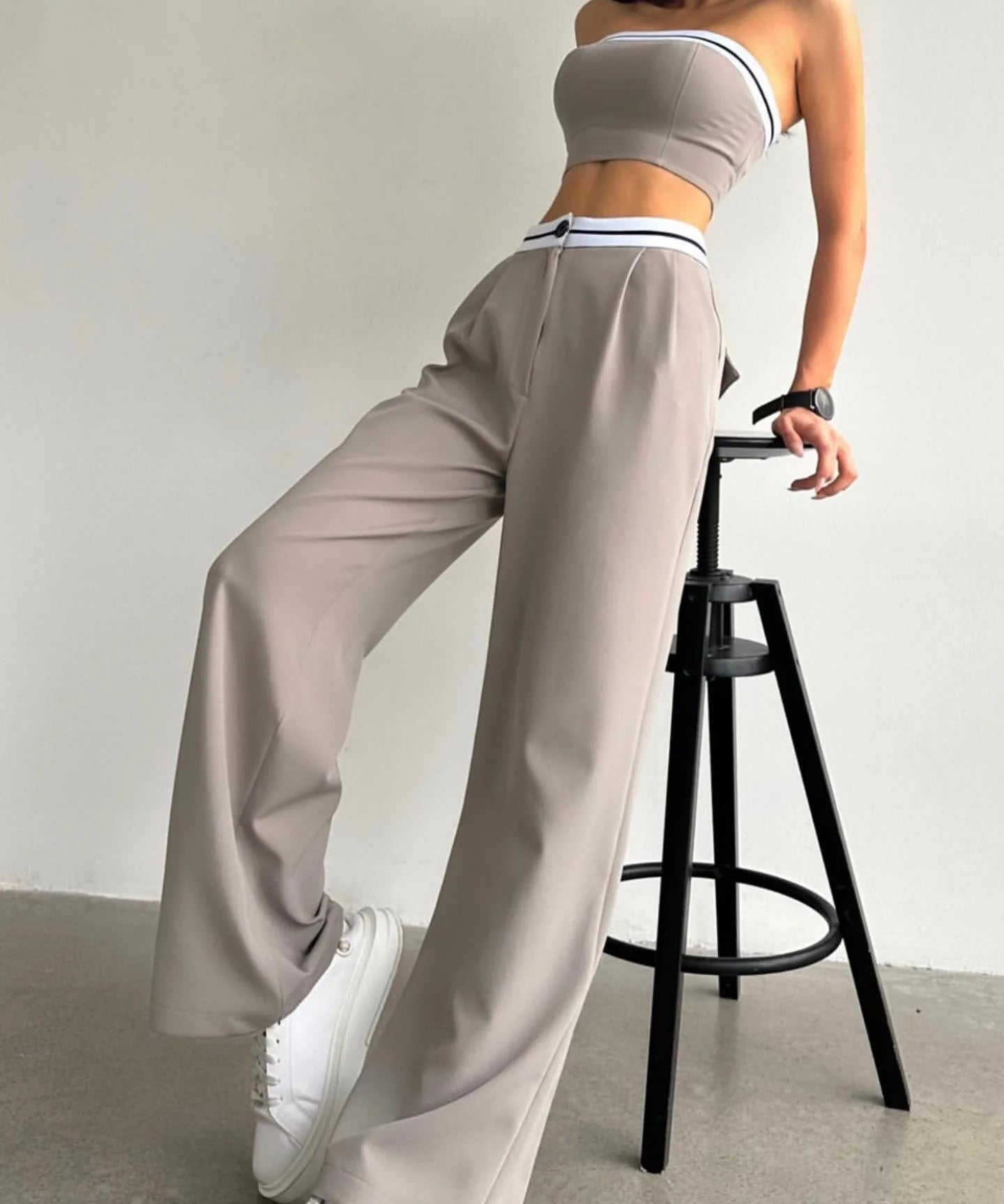 Two-Piece Solid Color Sleeveless Vest - Bra, Buttoned Pants Set